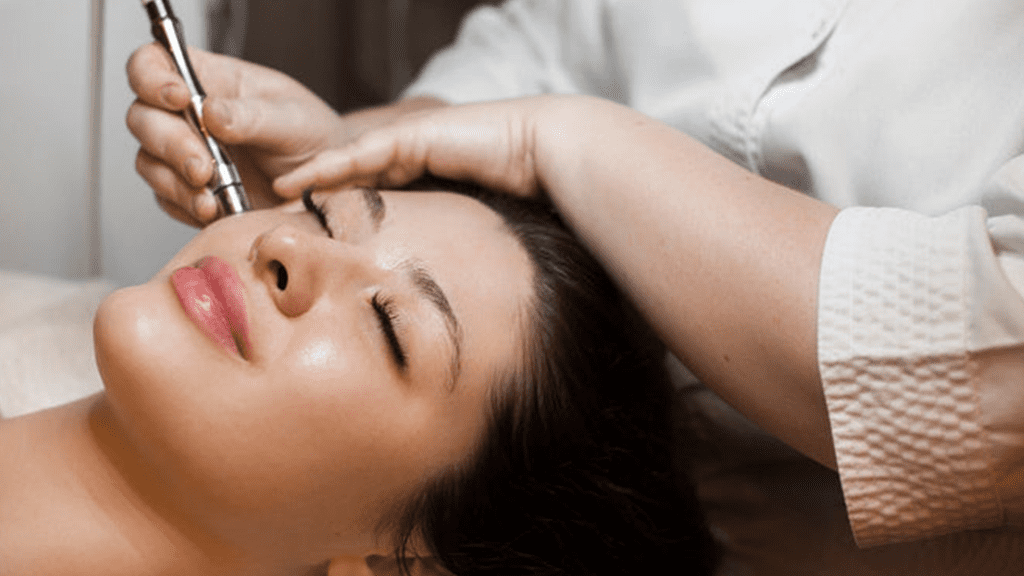 Can You Do Red Light Therapy After Microneedling