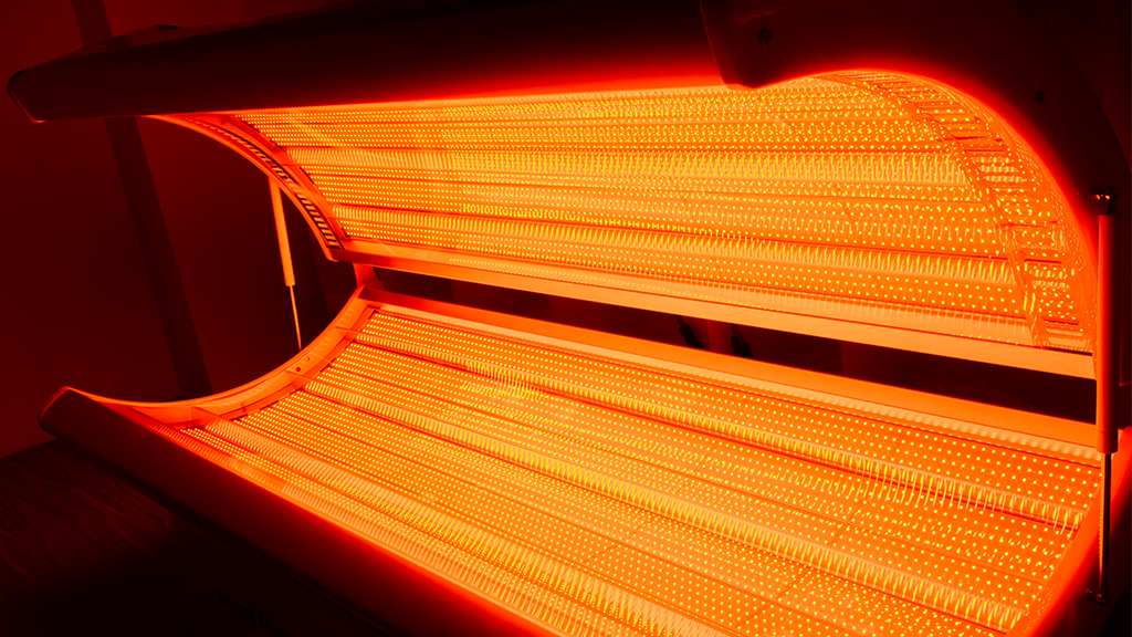 How Red Light Therapy Enhances Facial Skin Health for a Radiant Complexion